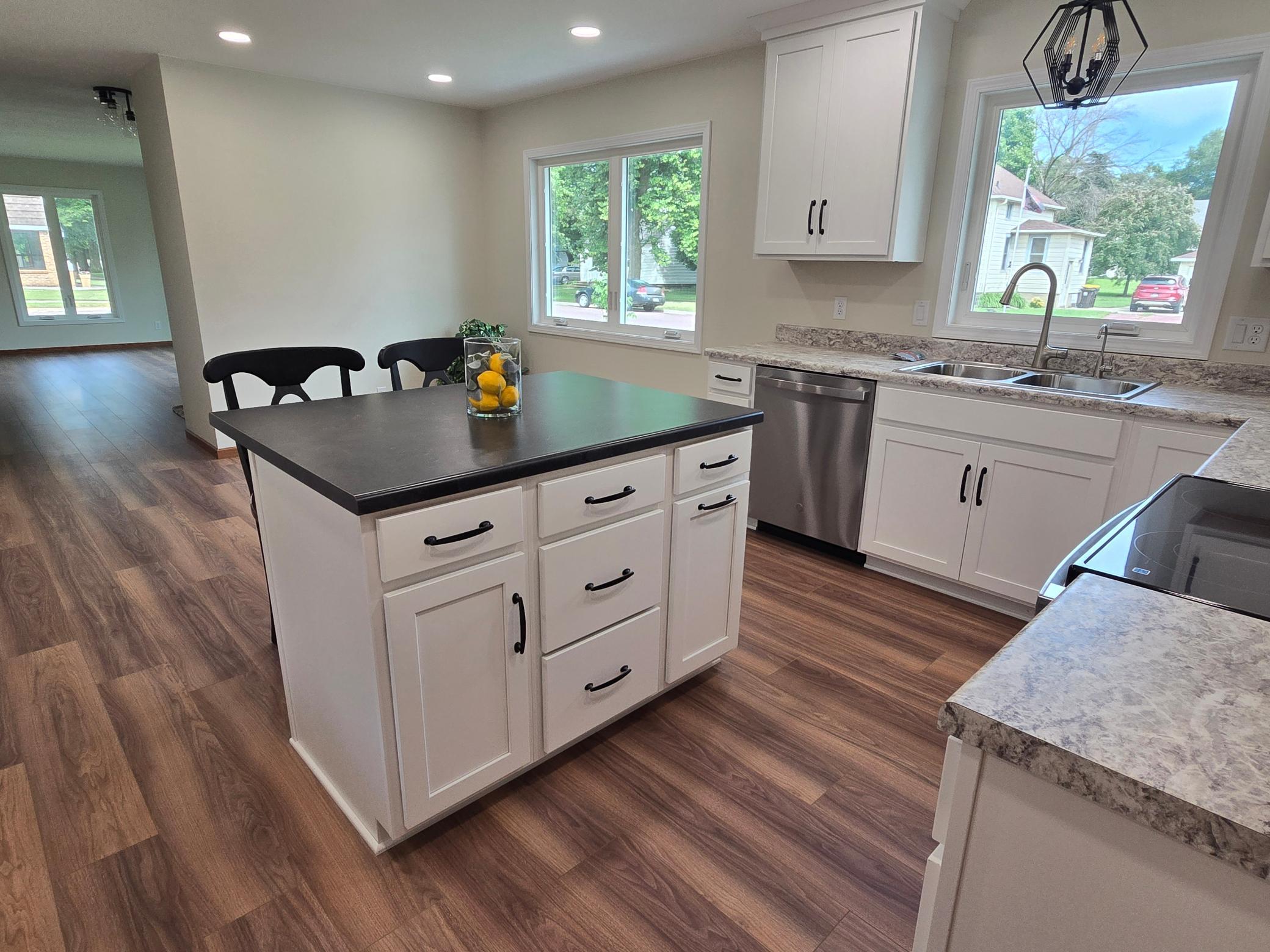 1502 2nd Avenue - Photo 4