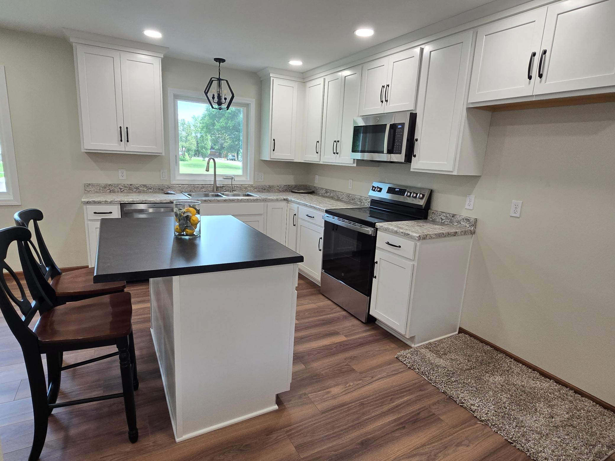 1502 2nd Avenue - Photo 3