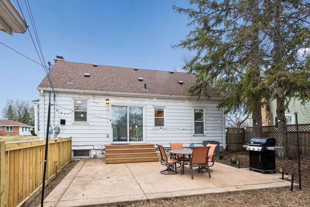 Photo of 6619 Oakland Avenue, Richfield, MN 55423 (MLS # 7039894)