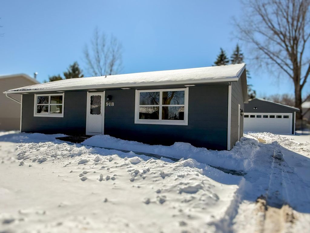 Photo of 918 18th Street SE, Rochester, MN 55904 (MLS # 7038847)