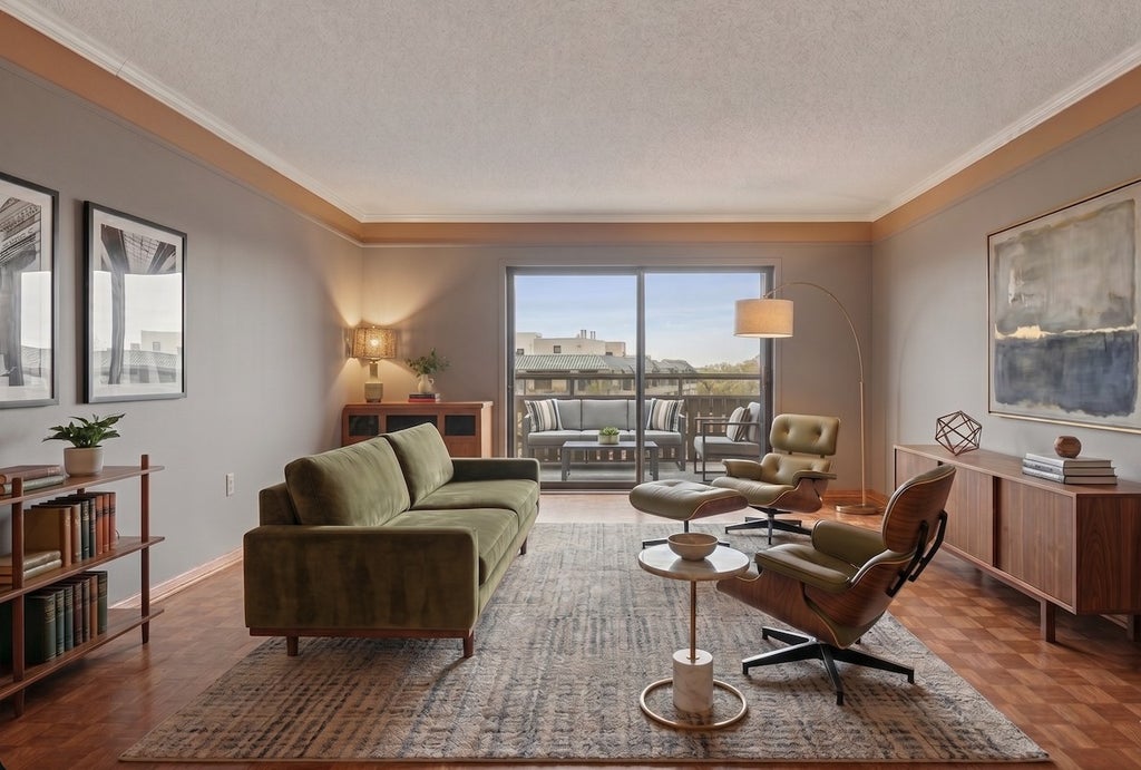 Photo of 400 Groveland Avenue #708, Minneapolis, MN 55403 (MLS # 7089942)