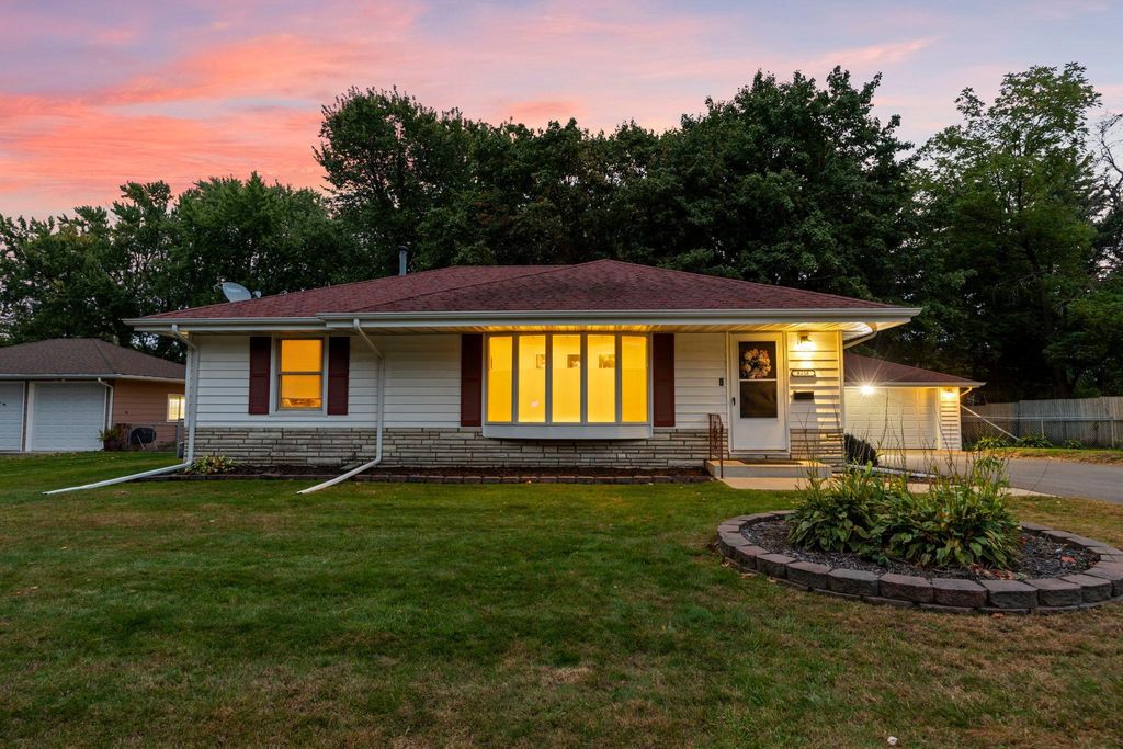 Photo of 6216 Winnetka Avenue N, Brooklyn Park, MN 55428 (MLS # 7008572)