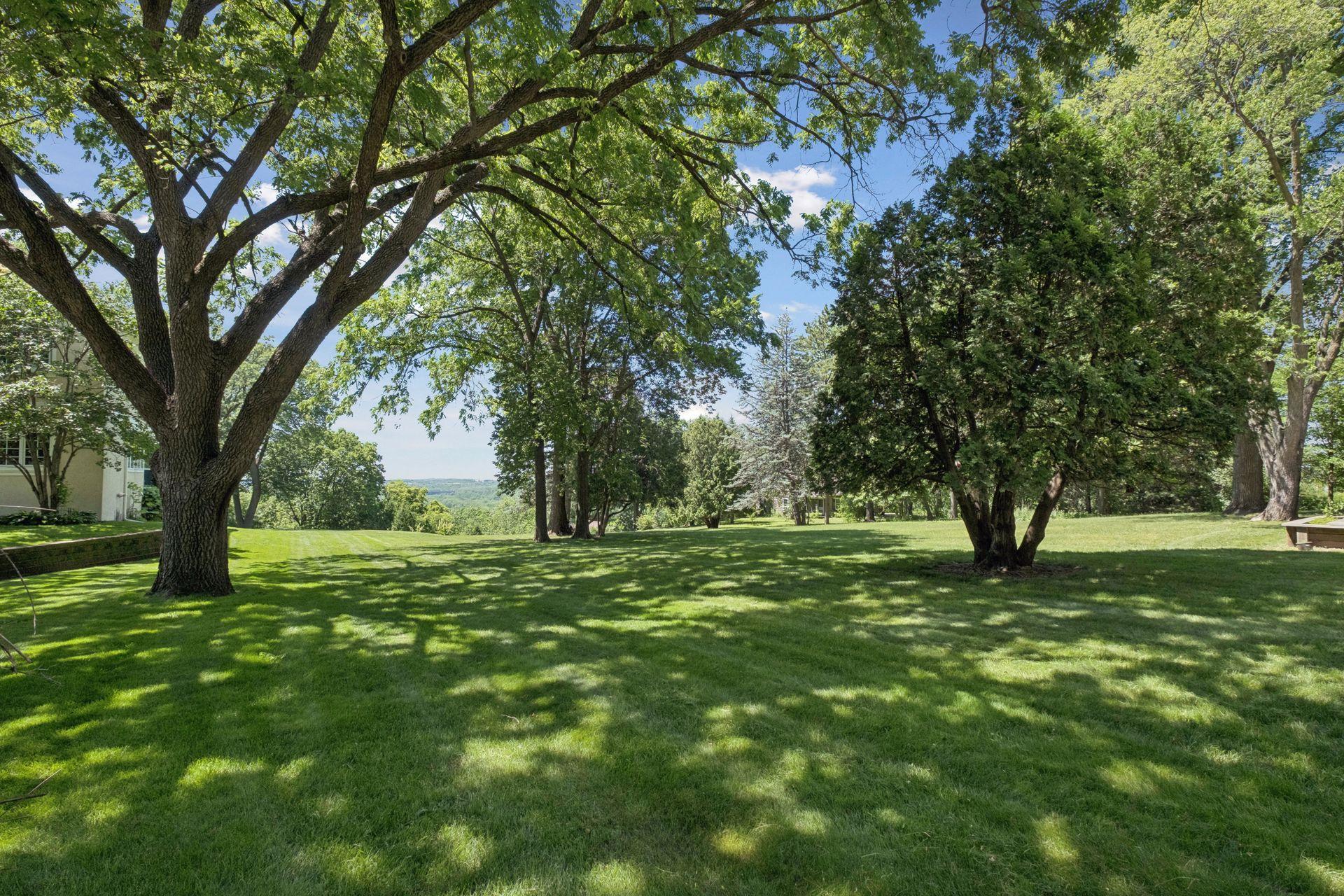 1835 Hunter Lane
