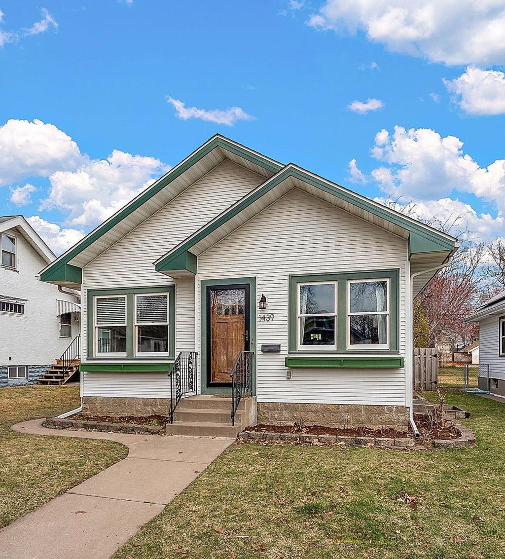 Photo of 1439 Juliet Avenue, Saint Paul, MN 55105 (MLS # 7018070)