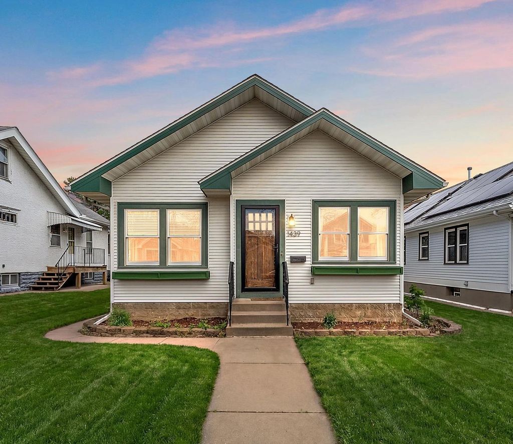 Photo of 1439 Juliet Avenue, Saint Paul, MN 55105 (MLS # 7018070)