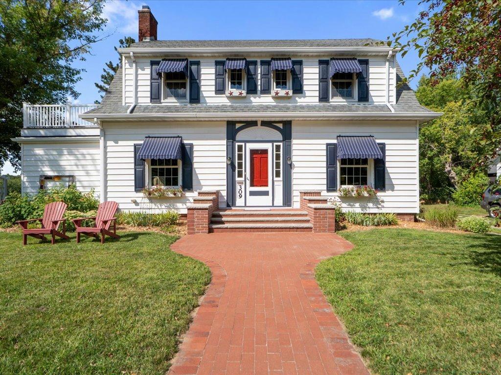 Photo of 309 Bluff Avenue, Brainerd, MN 56401 (MLS # 7133947)