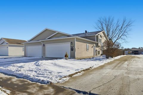 3316 35th Avenue S Fargo ND 58104