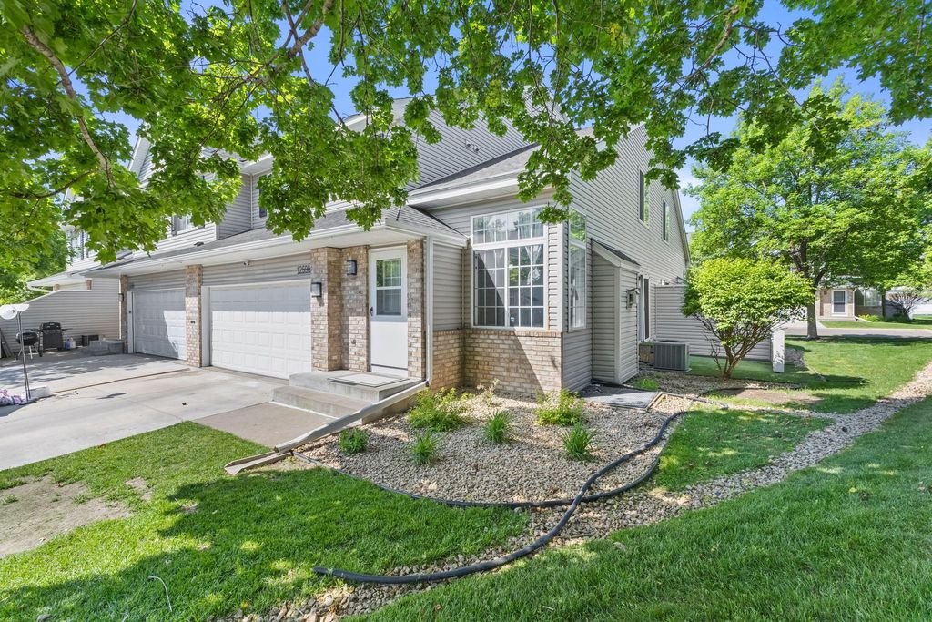 Photo of 12598 74th Avenue N, Maple Grove, MN 55369 (MLS # 7084826)