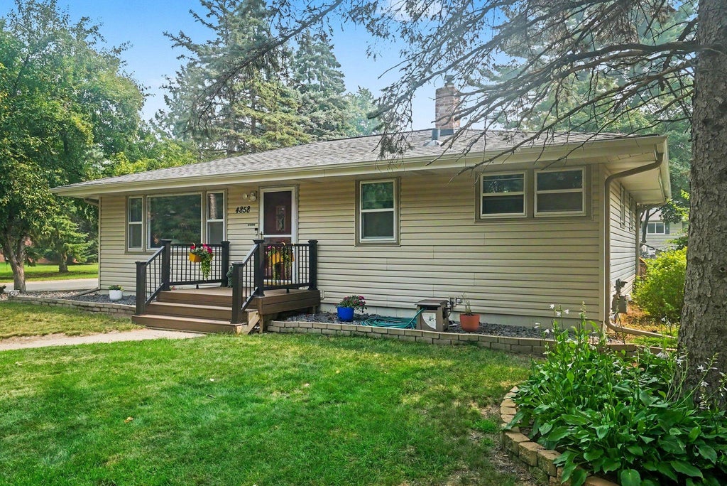 Photo of 4858 Carolyn Lane, White Bear Lake, MN 55110 (MLS # 7110094)