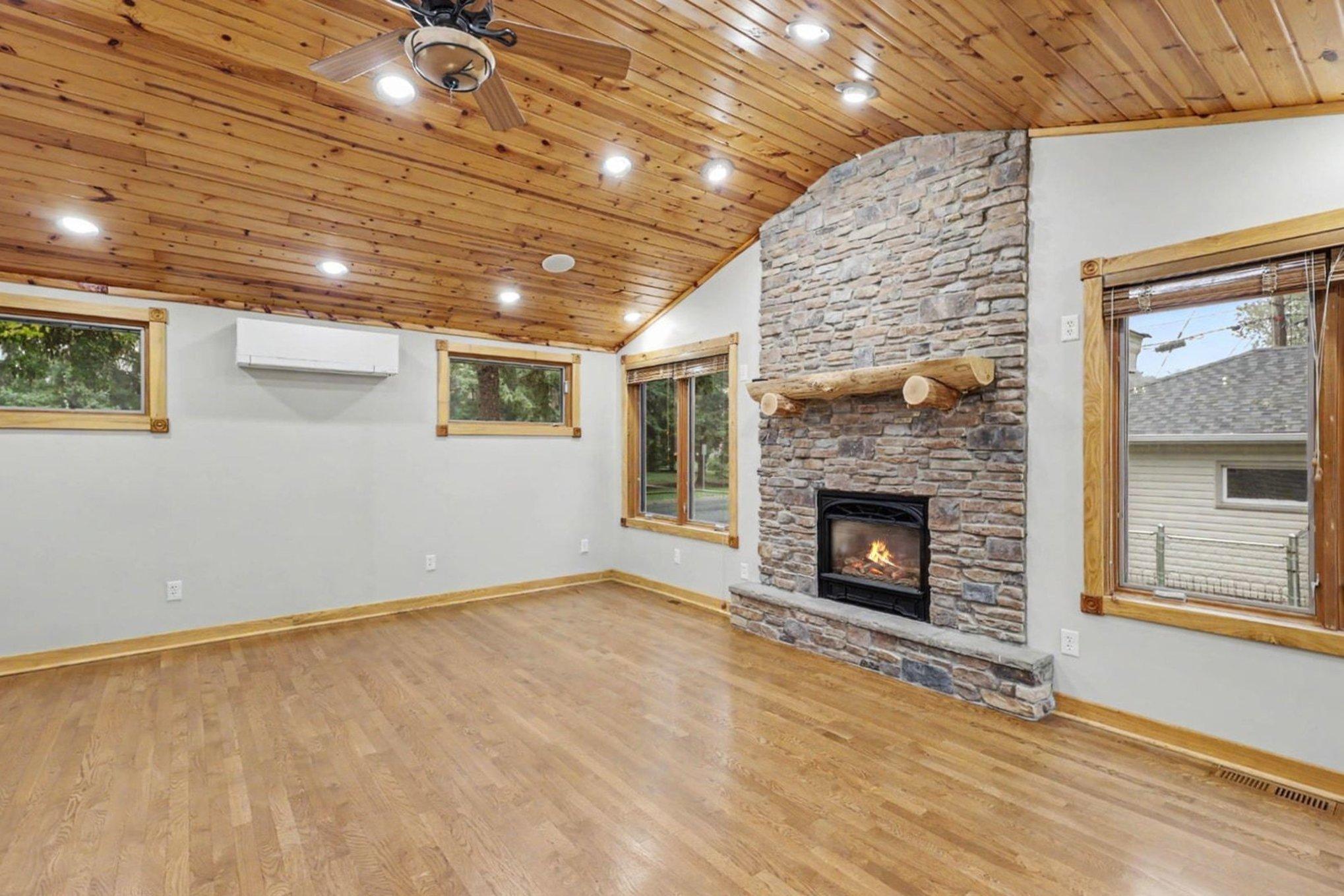 4858 Carolyn Lane
