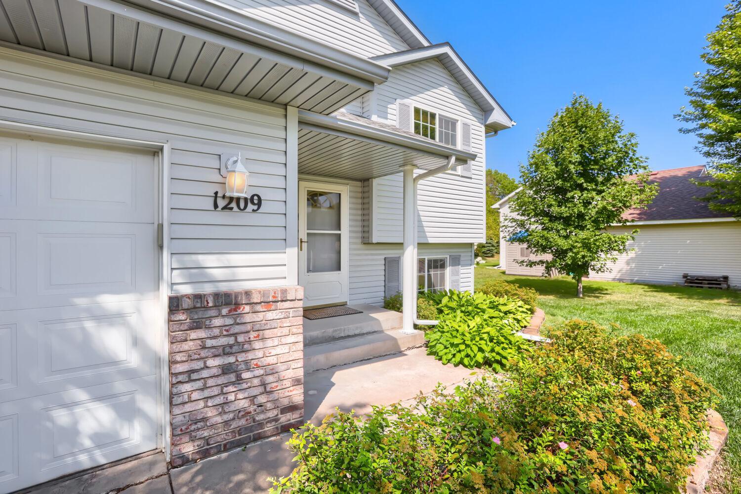 1209 Roberts Road