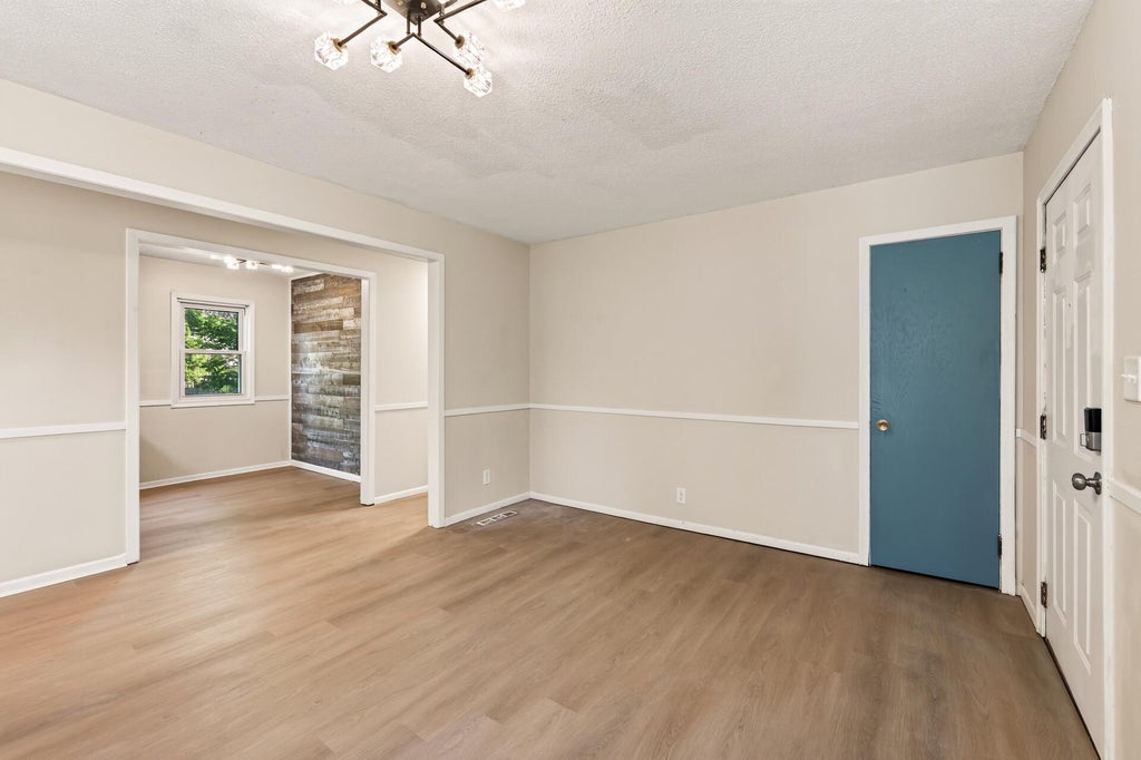 Photo of 2057 Sherwood Avenue, Saint Paul, MN 55119 (MLS # 7132894)
