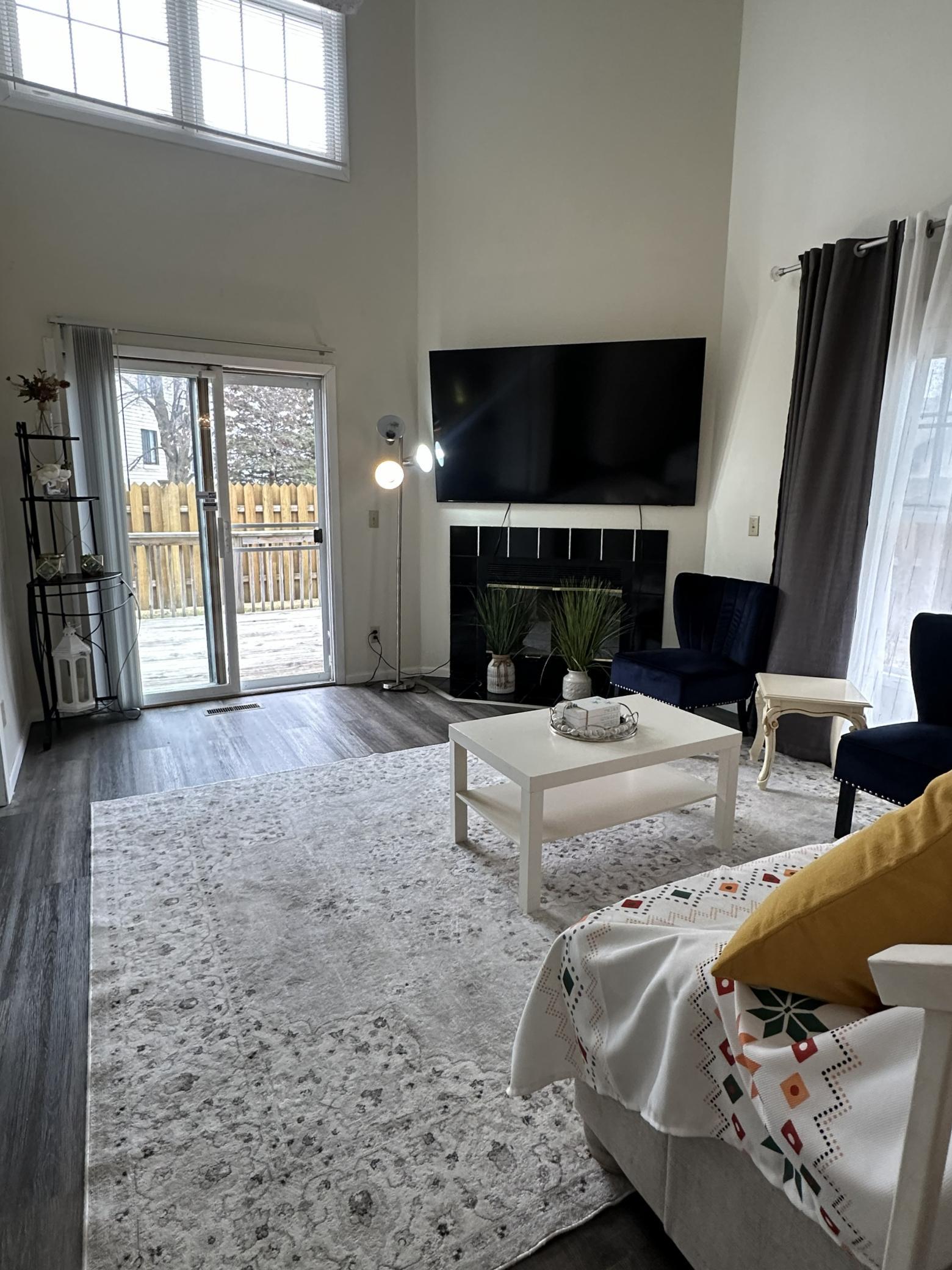 1612 Rose Hill Circle