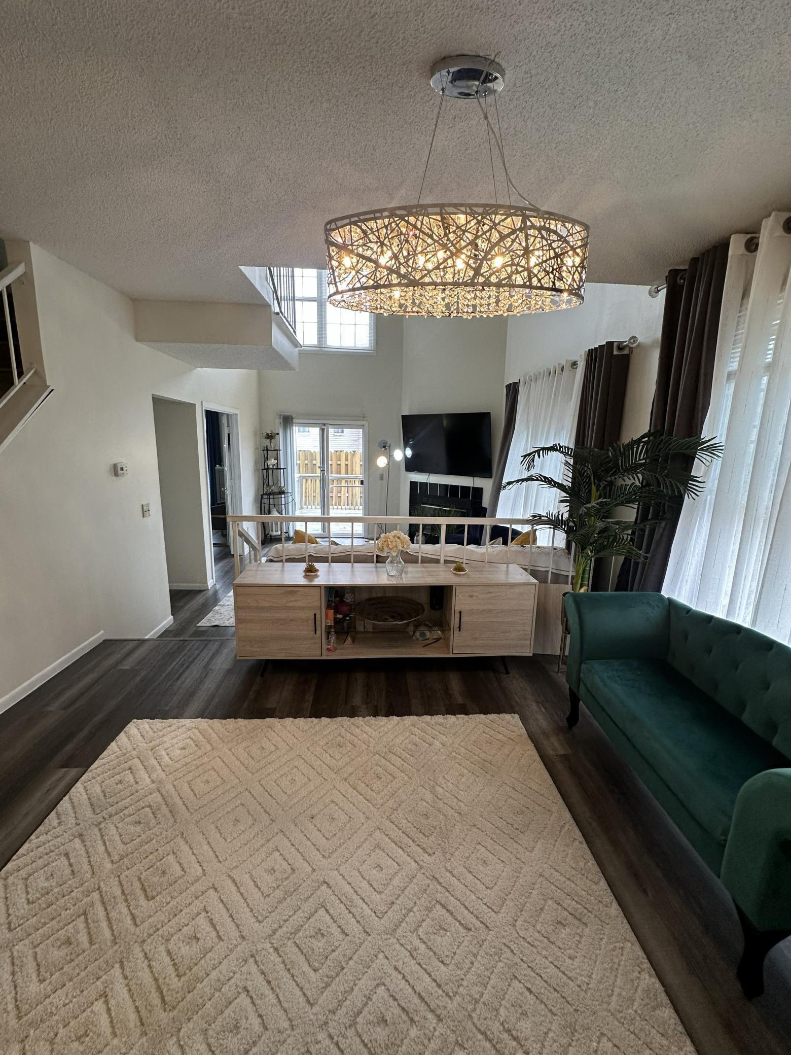 1612 Rose Hill Circle