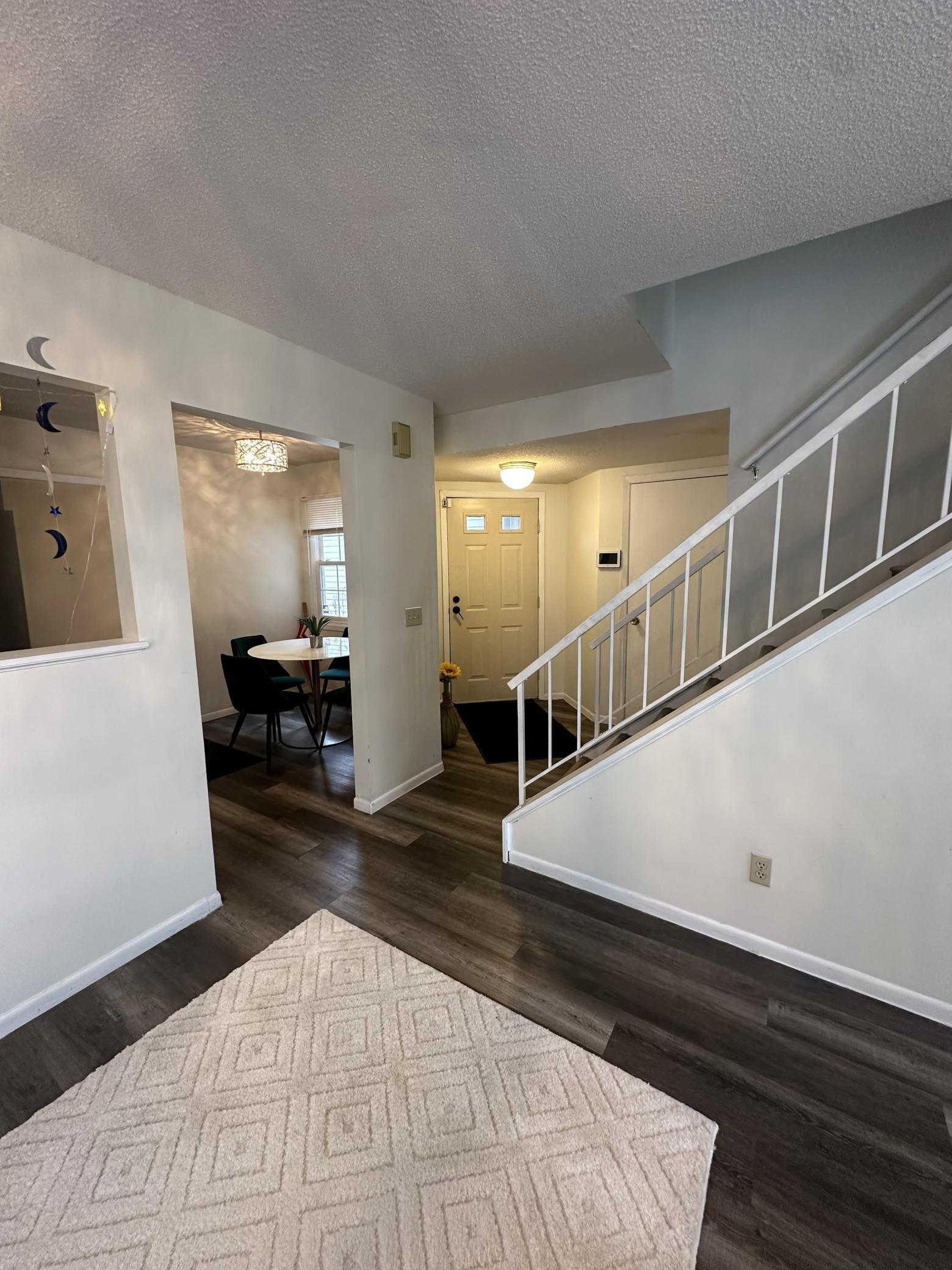 1612 Rose Hill Circle