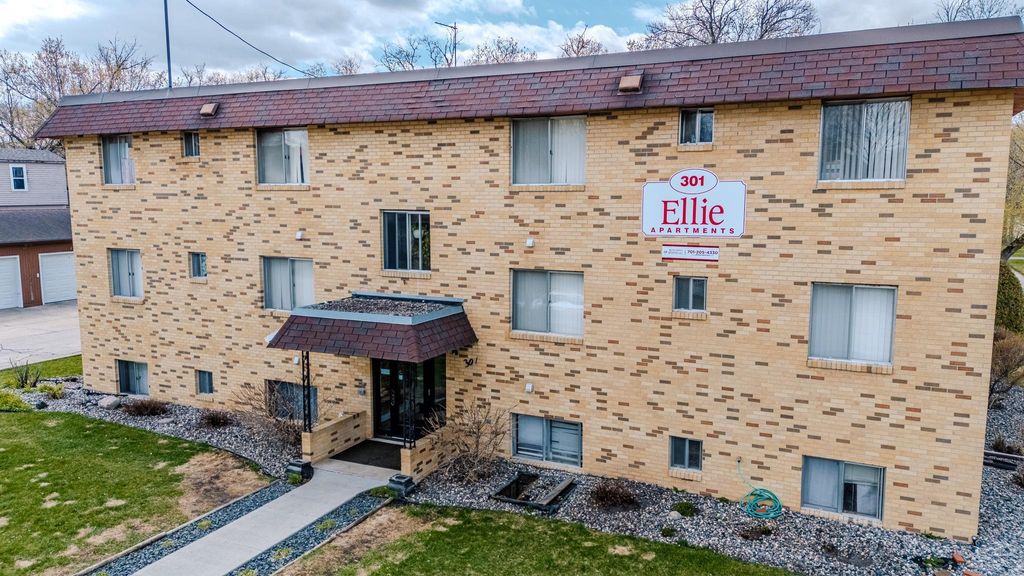 Photo of 301 6th Street S, Moorhead, MN 56560 (MLS # 7067754)