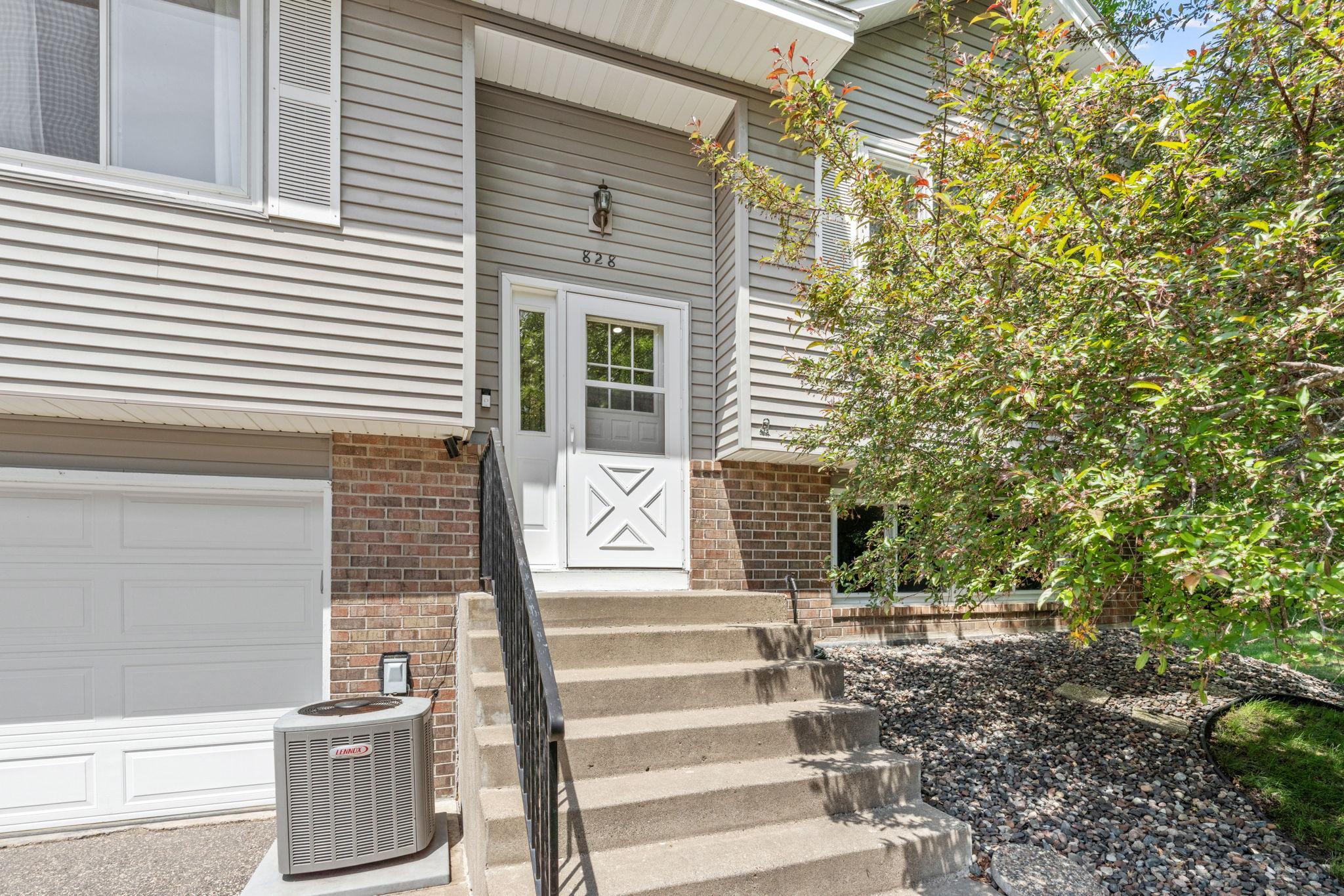 828 Sherwood Road