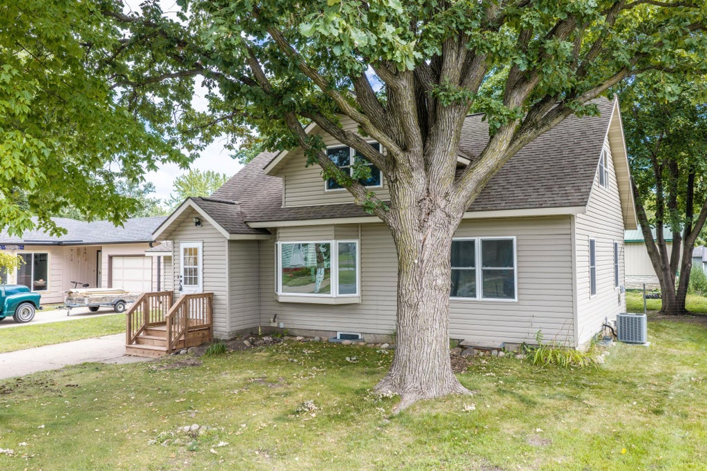 Photo of 304 3rd Street NW, Little Falls, MN 56345 (MLS # 7138563)