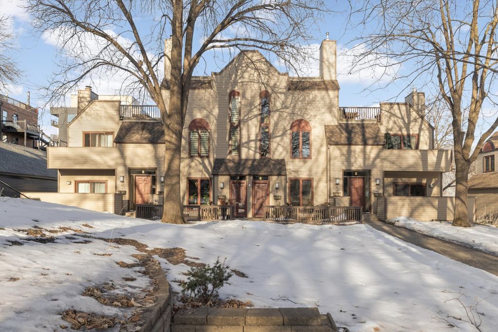 Photo of 5 Irvine Park #5B, Saint Paul, MN 55102 (MLS # 7017164)