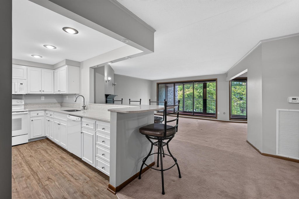 Photo of 1077 Sibley Memorial Highway #608, Saint Paul, MN 55118 (MLS # 7150369)