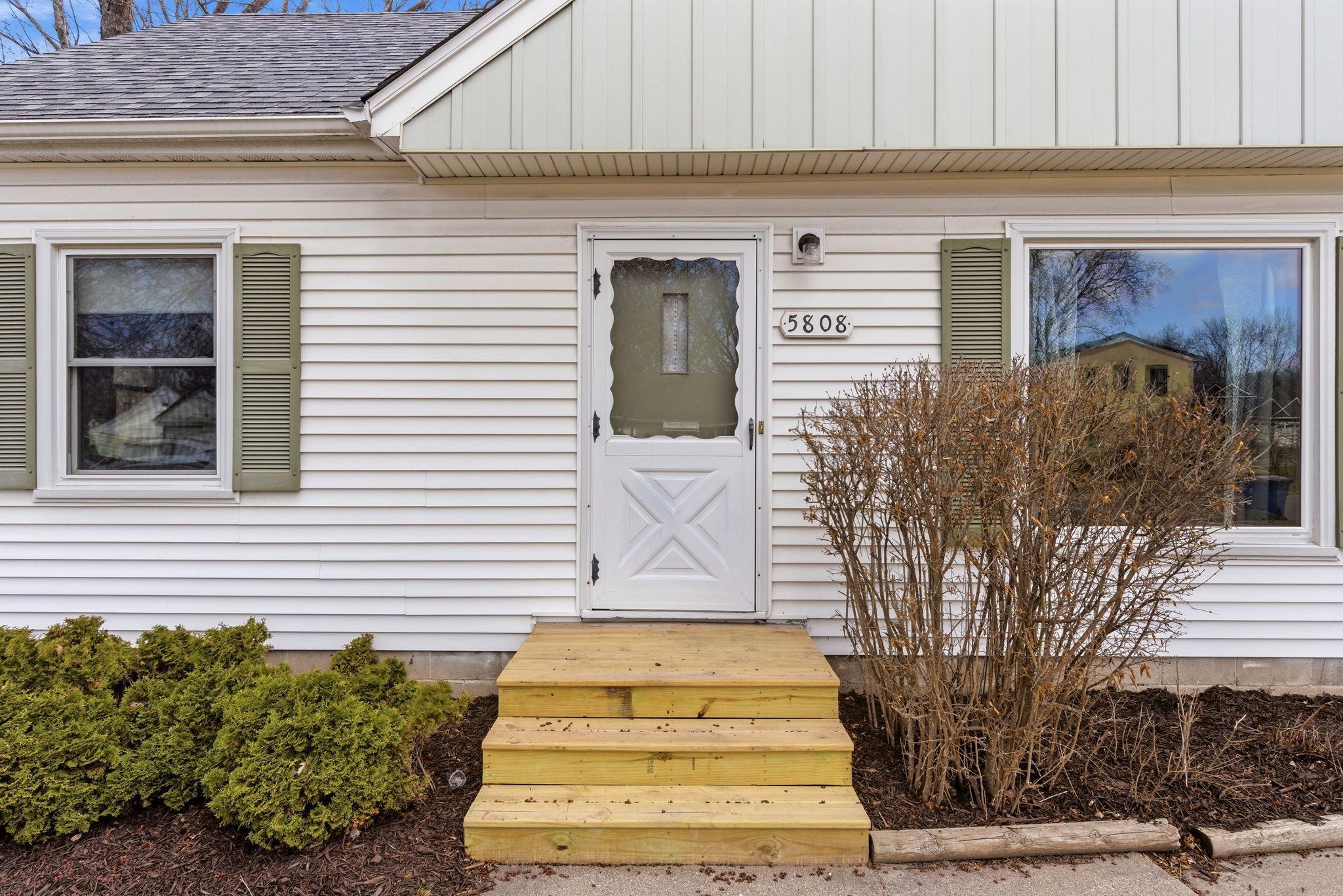 5808 Nevada Avenue N