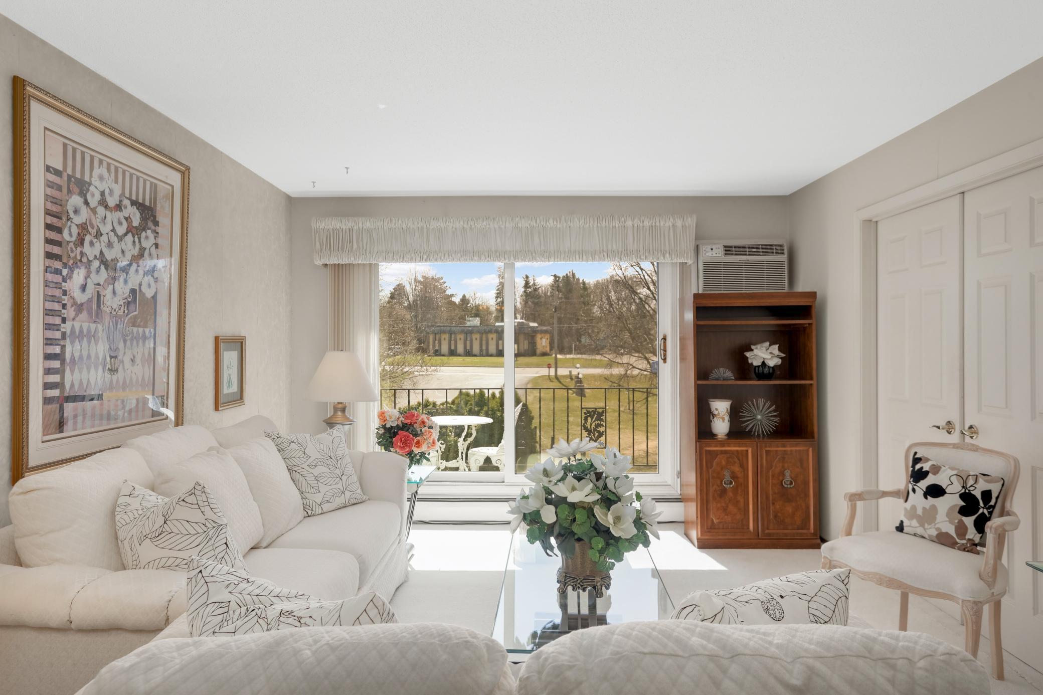 179 Little Canada Road E 327