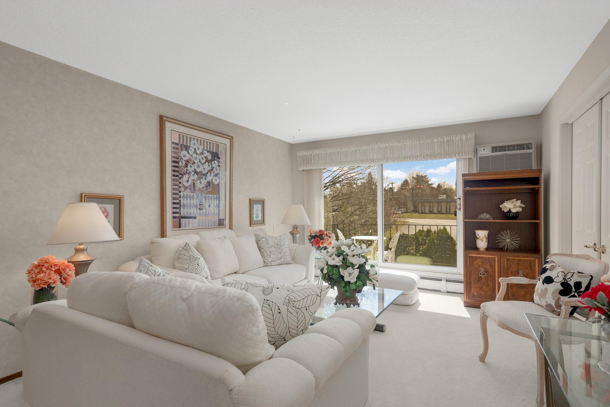 179 Little Canada Road E 327