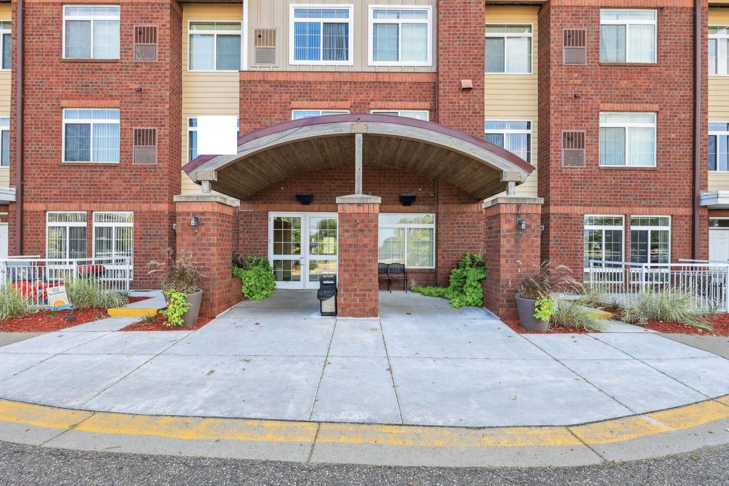 Photo of 649 Old Highway 8 NW #238, New Brighton, MN 55112 (MLS # 7036583)