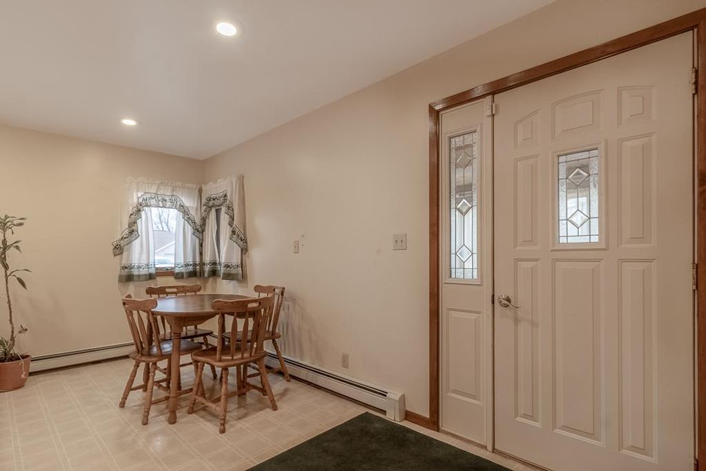 Photo of 421 S Murphy Street, Lake Crystal, MN 56055 (MLS # 7021173)