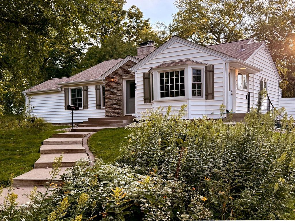 Photo of 1803 Arona Street, Falcon Heights, MN 55113 (MLS # 7045727)