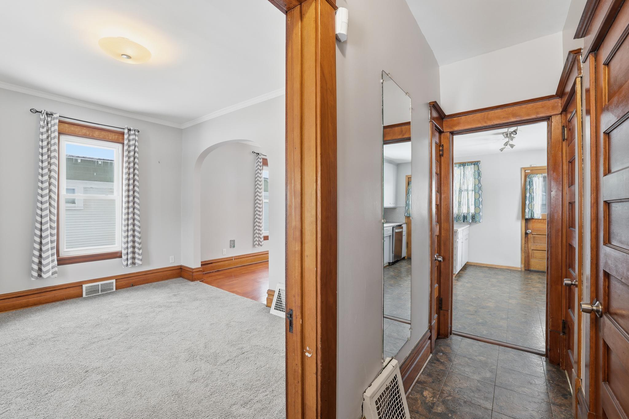 1009 Sherburne Avenue