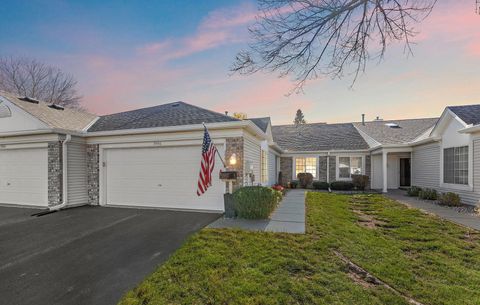 Photo of 7556 Ojibway Park Bay, Woodbury, MN 55125 (MLS # 7059259)