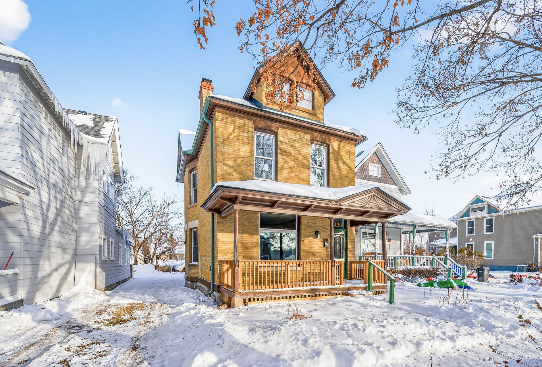 323 W Michigan Street