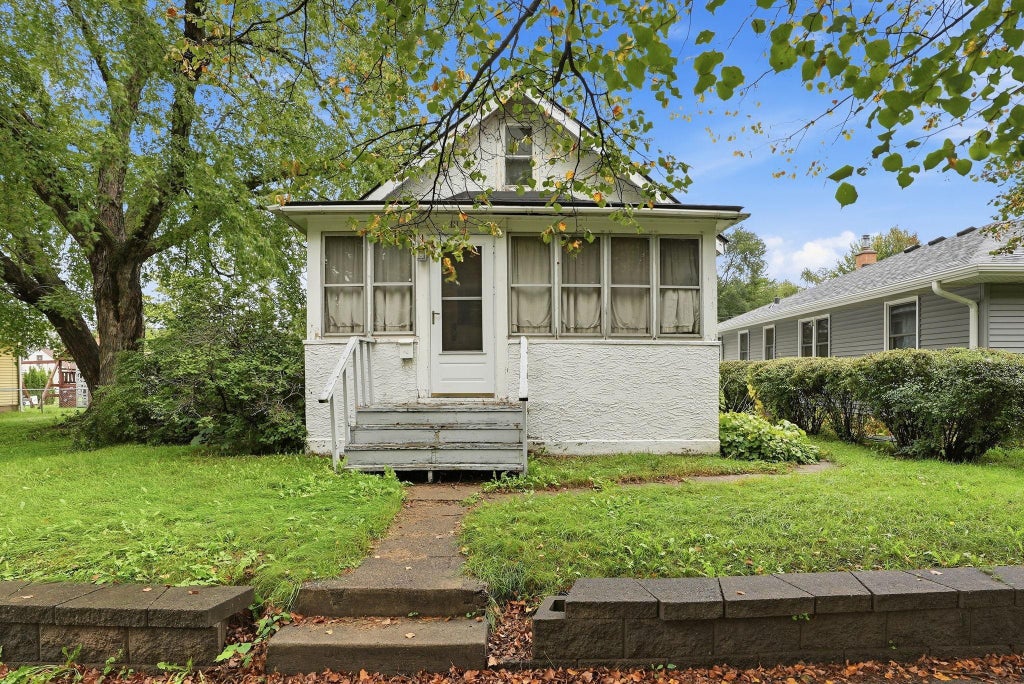 Photo of 111 14th Avenue S, South Saint Paul, MN 55075 (MLS # 7154382)