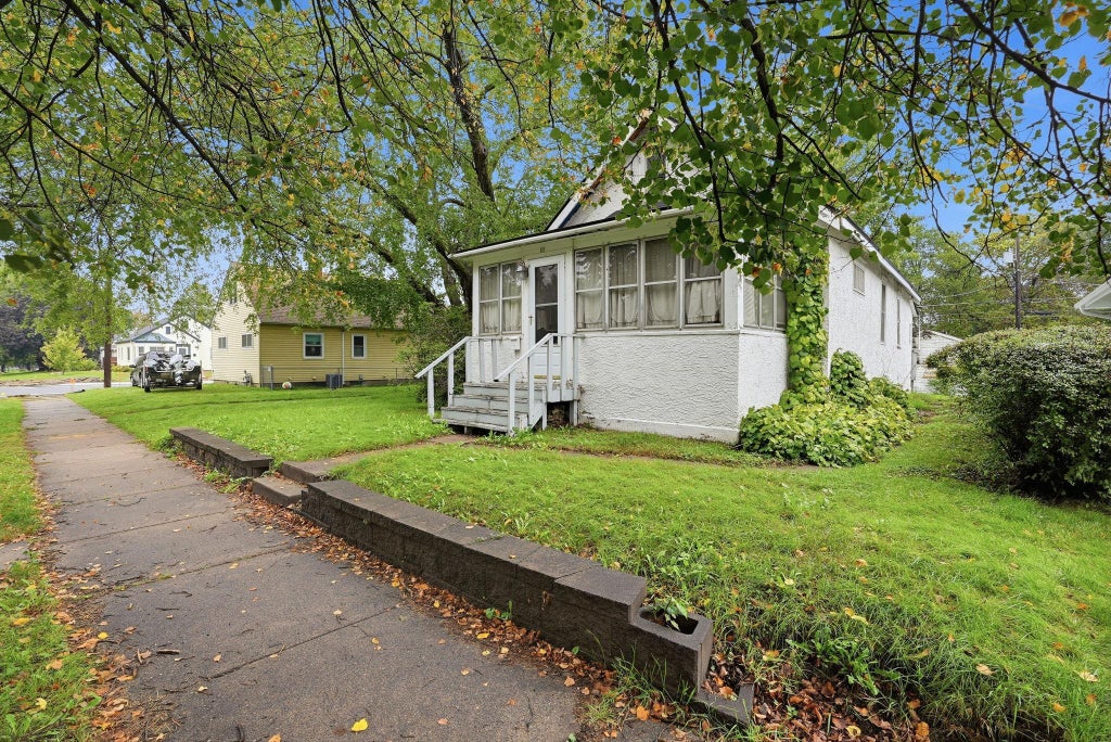 Photo of 111 14th Avenue S, South Saint Paul, MN 55075 (MLS # 7154382)