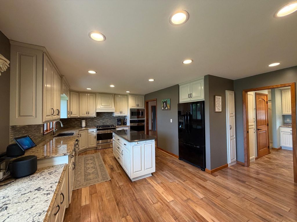 Photo of 306 S Fairview Drive, Luverne, MN 56156 (MLS # 7081898)