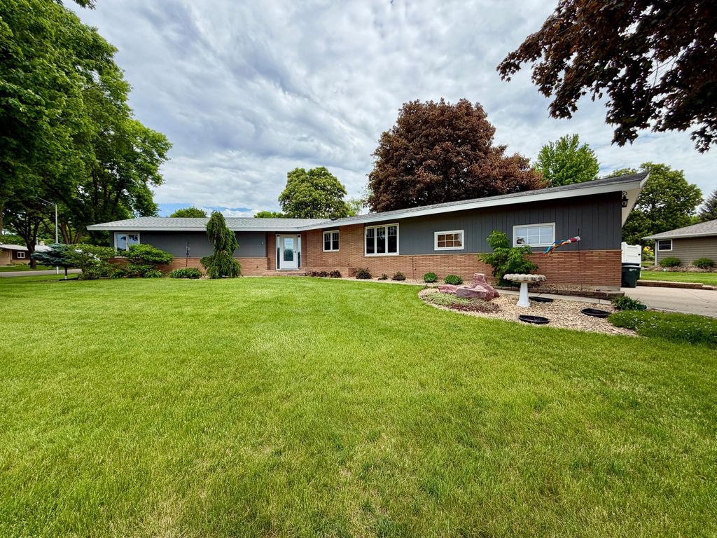 Photo of 306 S Fairview Drive, Luverne, MN 56156 (MLS # 7081898)