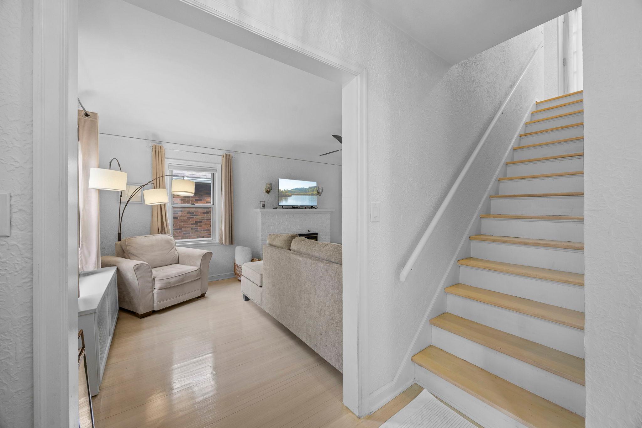 966 Eleanor Avenue