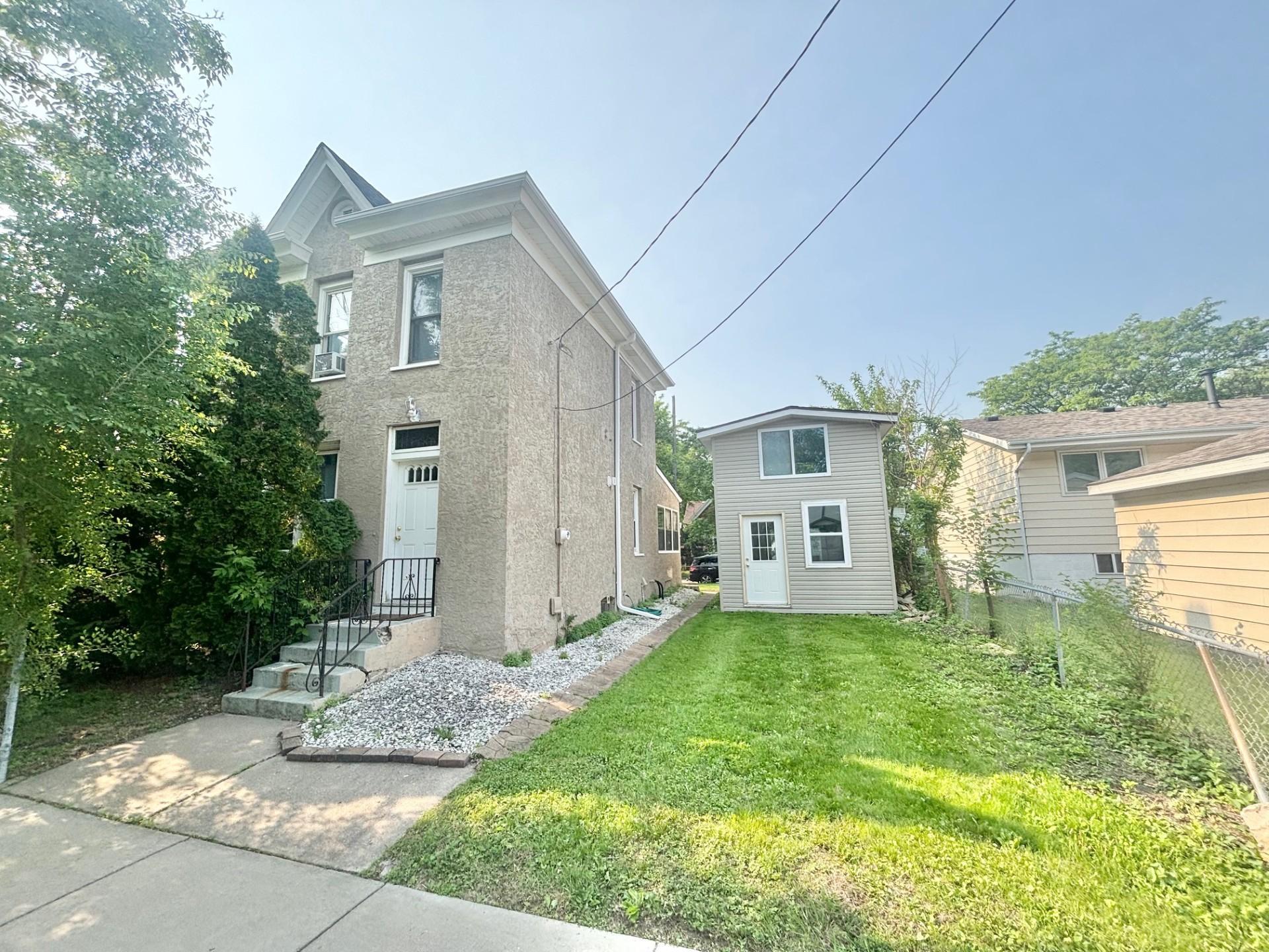 425 W Superior Street