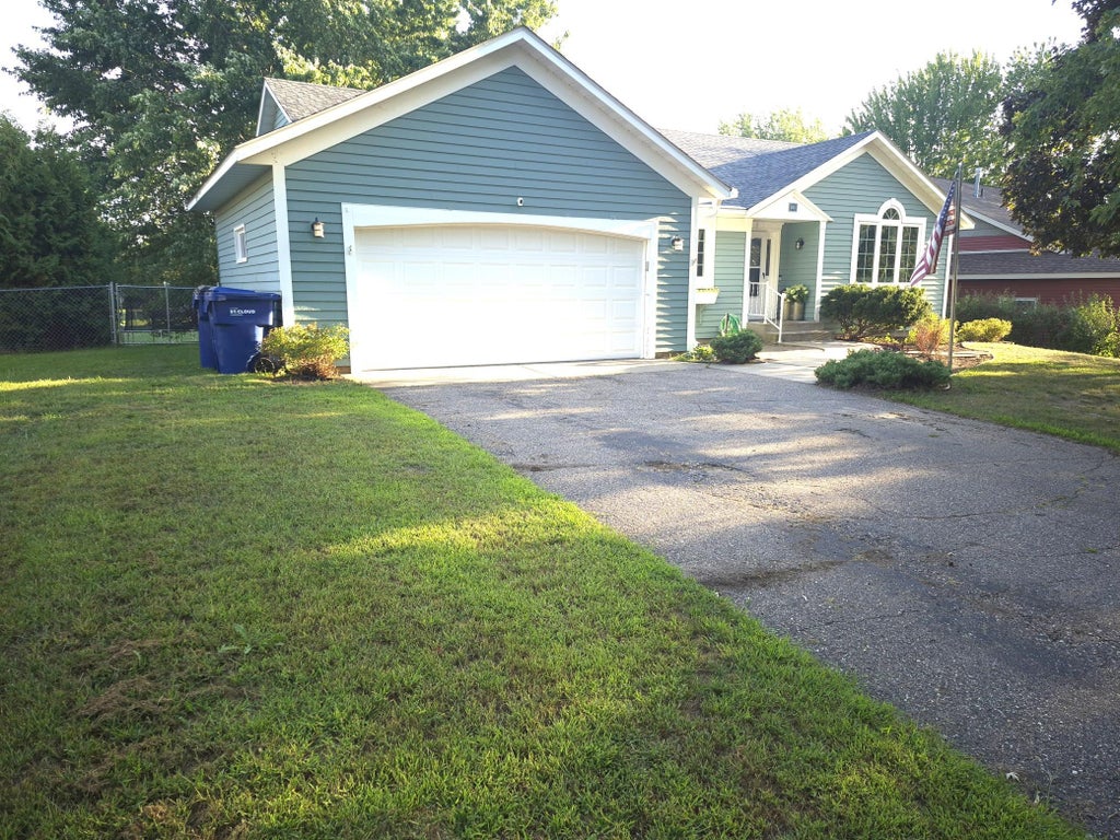 Photo of 906 21st Street SE, Saint Cloud, MN 56304 (MLS # 7137406)