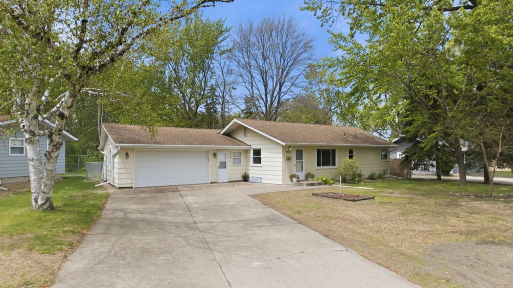 Photo of 5301 Quebec Avenue N, New Hope, MN 55428 (MLS # 7043578)
