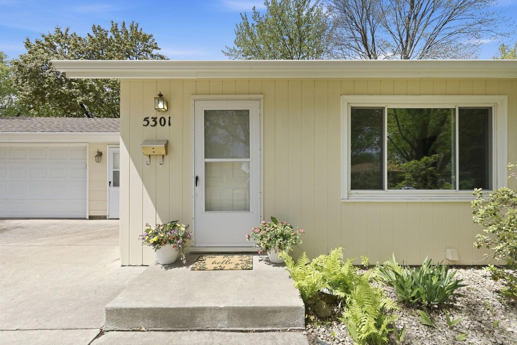 Photo of 5301 Quebec Avenue N, New Hope, MN 55428 (MLS # 7043578)