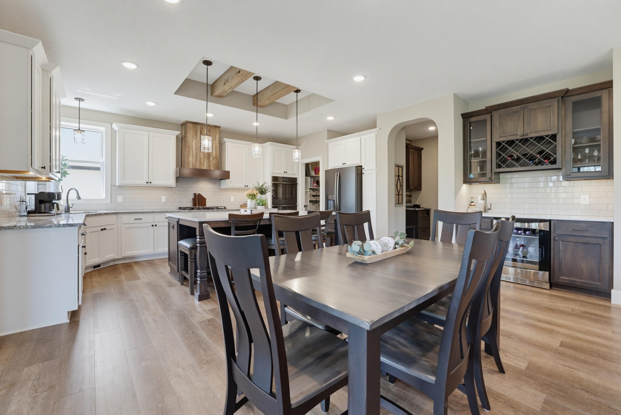 977 Pheasant Run S