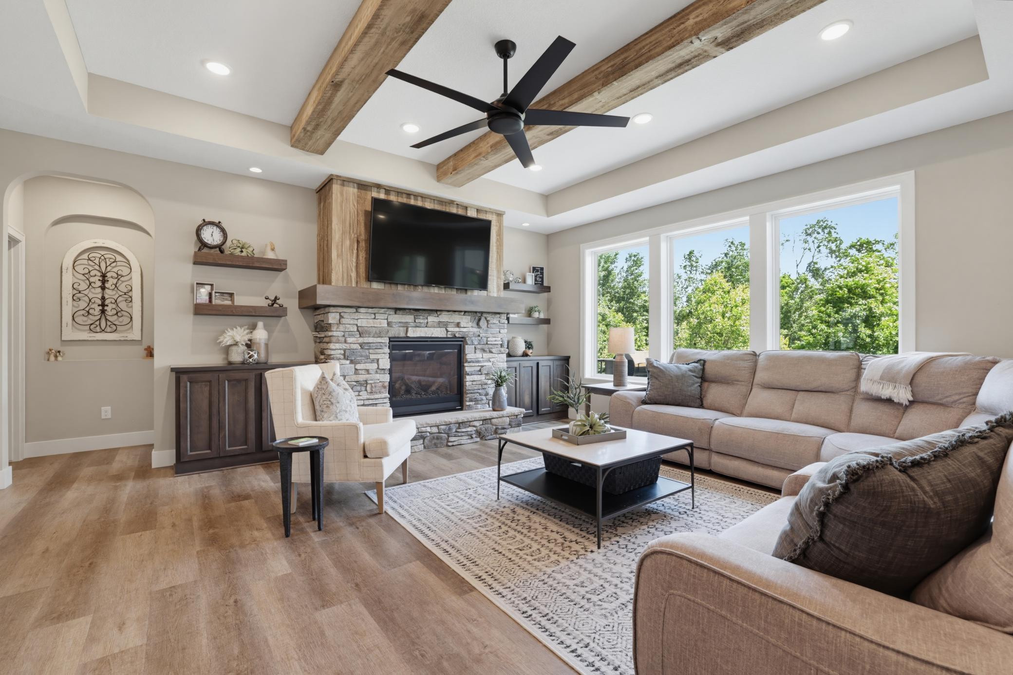 977 Pheasant Run S
