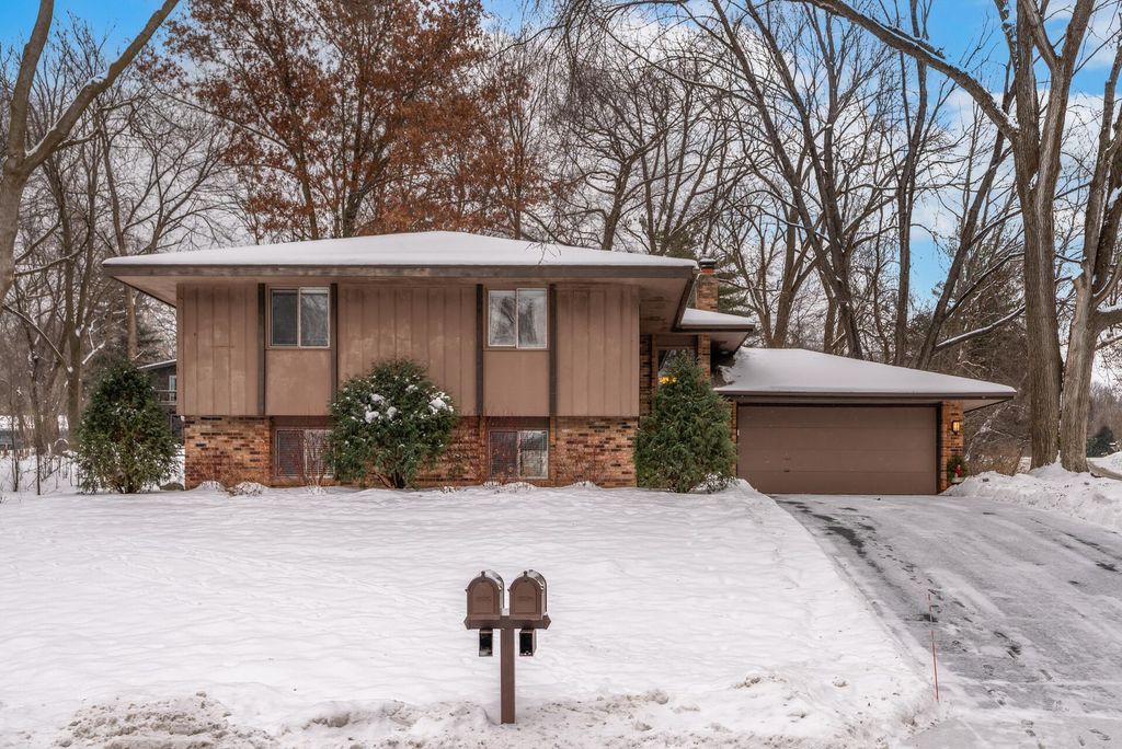 Photo of 12825 Woodview Lane, Burnsville, MN 55337 (MLS # 6814579)