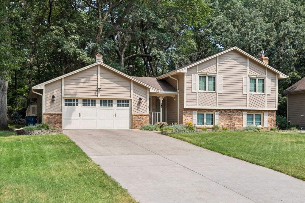 Photo of 4 Pleasant View Lane, Circle Pines, MN 55014 (MLS # 7120564)