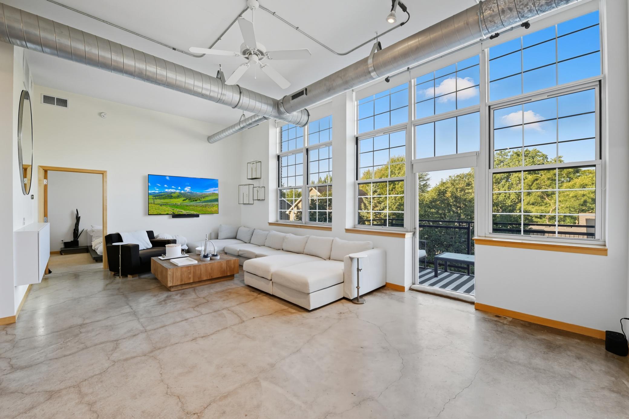 4100 Vernon Avenue S S205