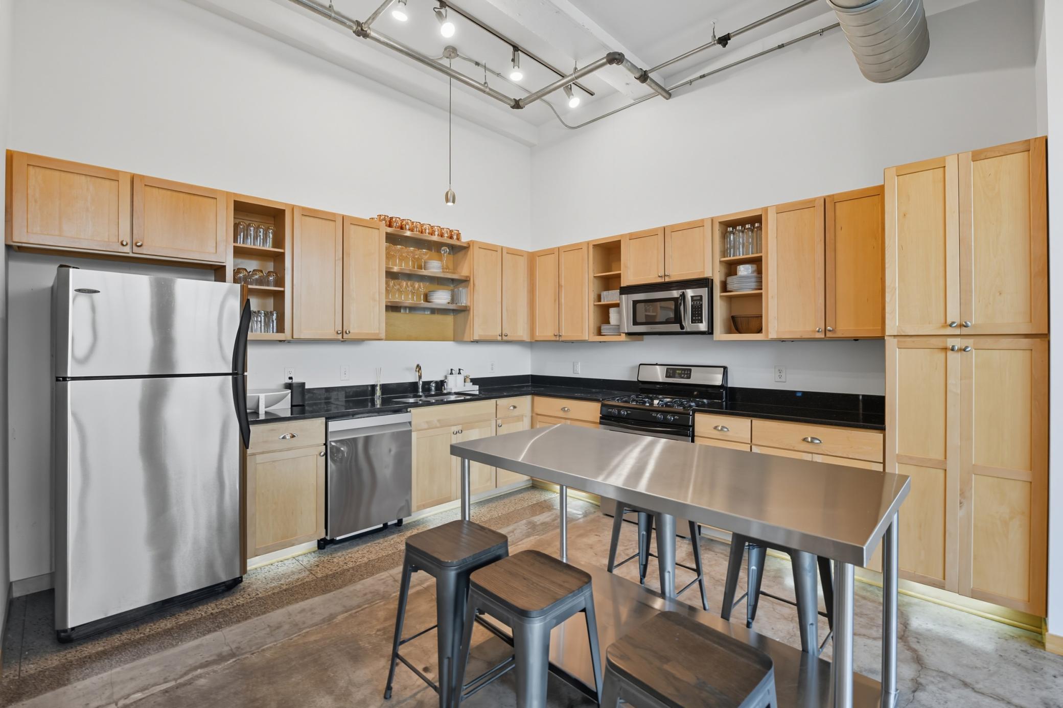 4100 Vernon Avenue S S205