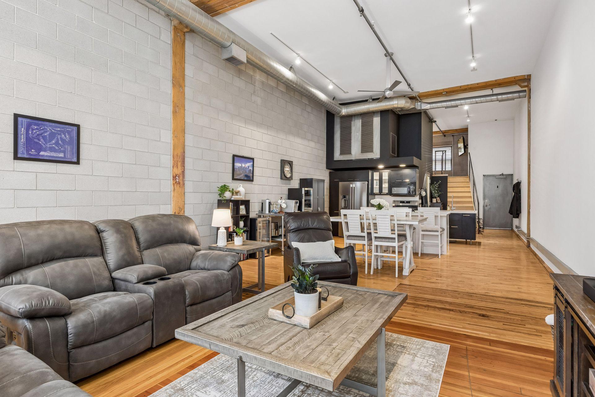 801 Washington Avenue N 220
