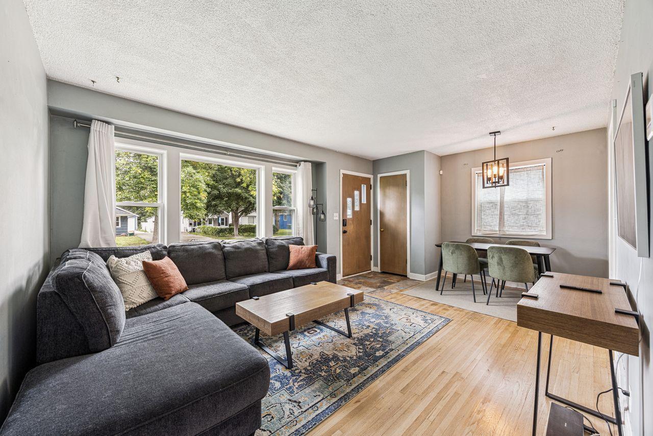 6308 Newton Avenue S